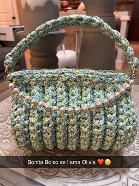 Bonita Bolso Olivia Handwoven Floral Crochet Bag in Pastel Green by Yvonne